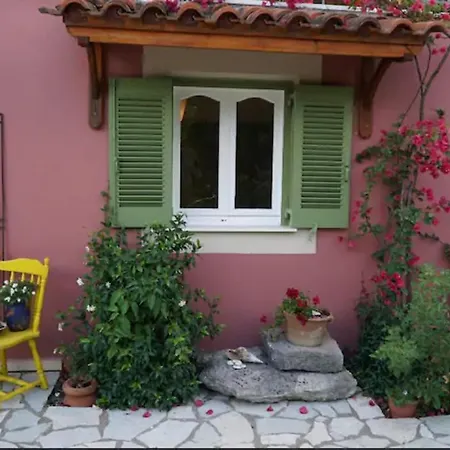My Home, 2 Bedroom House With Bbq And Garden Divarata Exterior photo