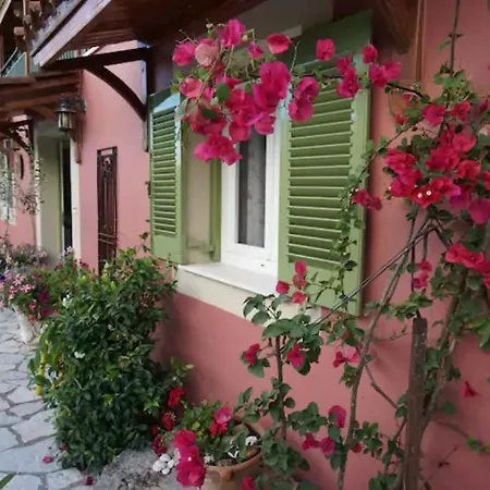 My Home, 2 Bedroom House With Bbq And Garden Divarata Exterior photo