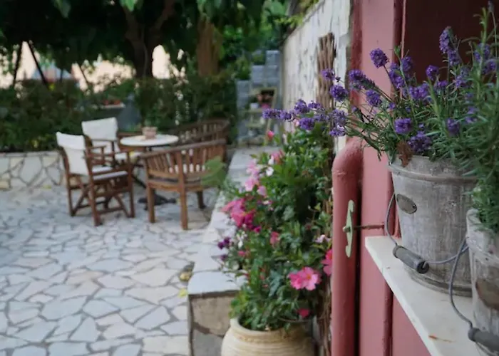 My Home, 2 Bedroom House With Bbq And Garden